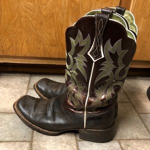 Ariat square toe boots 9b